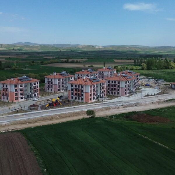ESKİŞEHİR İNÖNÜ TOKİ; 126 KONUT, 2 TİCARET MERKEZİ, 1 CAMİ YAPIMI